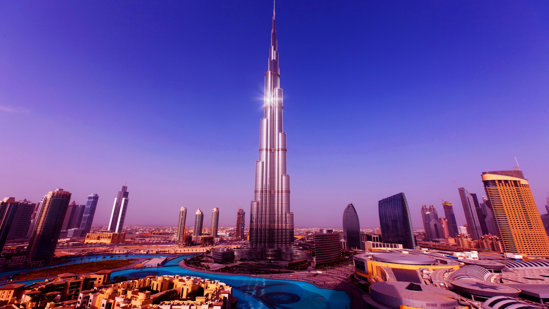 https://d3r8gwkgo0io6y.cloudfront.net/upload/Burj Khalifa 1.jpg